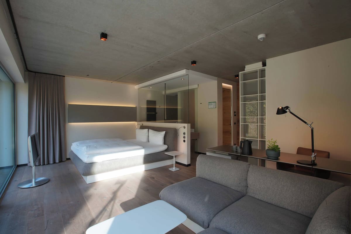 Junior Loft | 1 bedroom, down comforters, minibar, desk