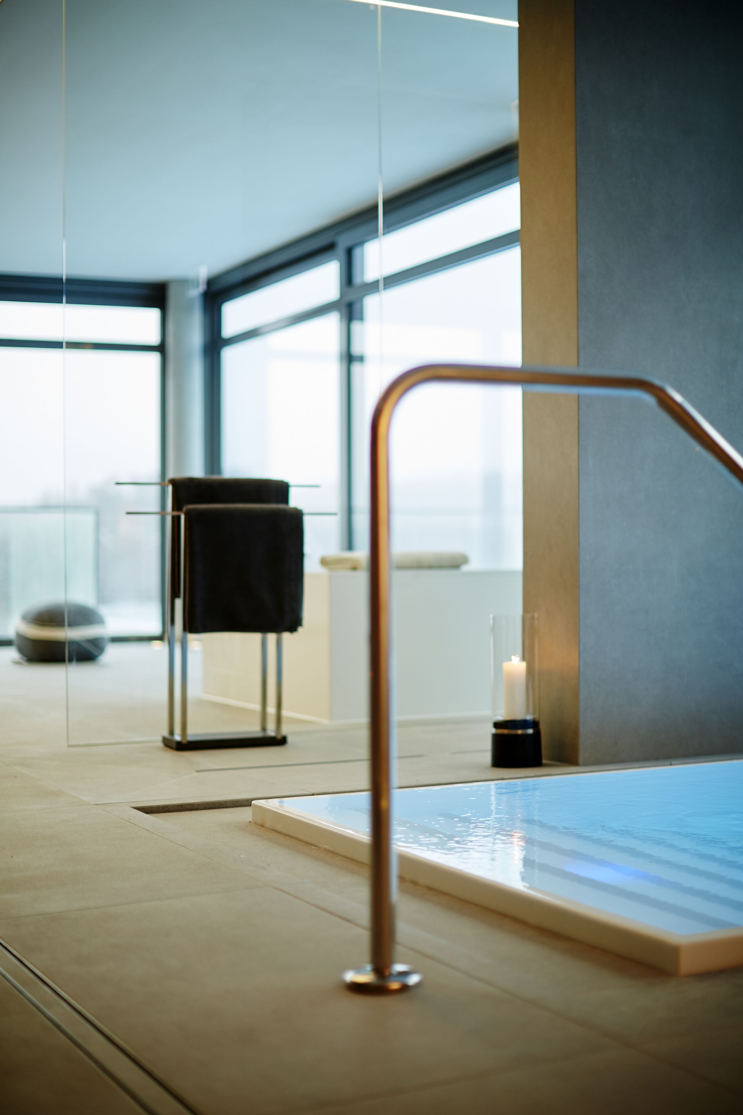 outdoor pool, pool loungers