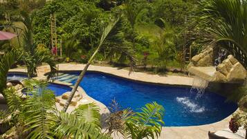 2 outdoor pools, free cabanas, pool umbrellas