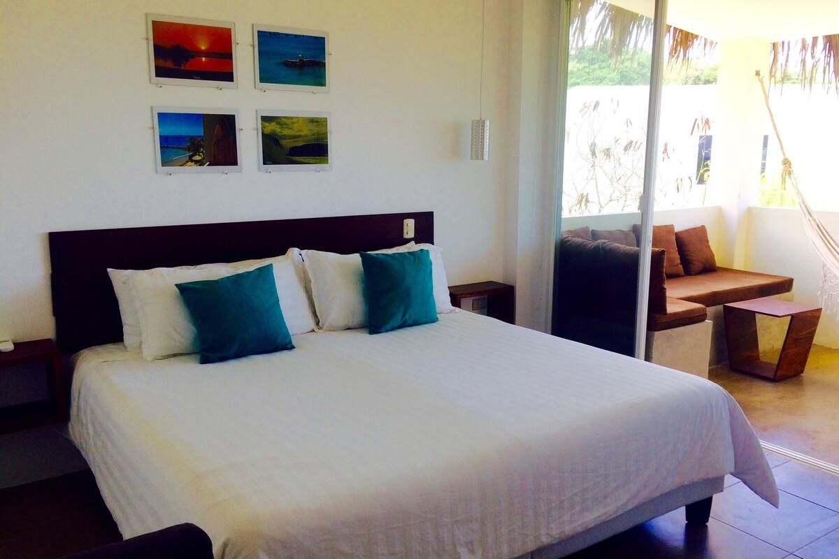 Deluxe Double or Twin Room, Balcony | In-room safe, blackout drapes, WiFi (free), bed sheets
