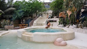 2 outdoor pools, free pool cabanas, pool umbrellas