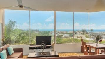 Deluxe Penthouse, 3 Bedrooms, Ocean View | In-room safe, blackout drapes, free WiFi, bed sheets