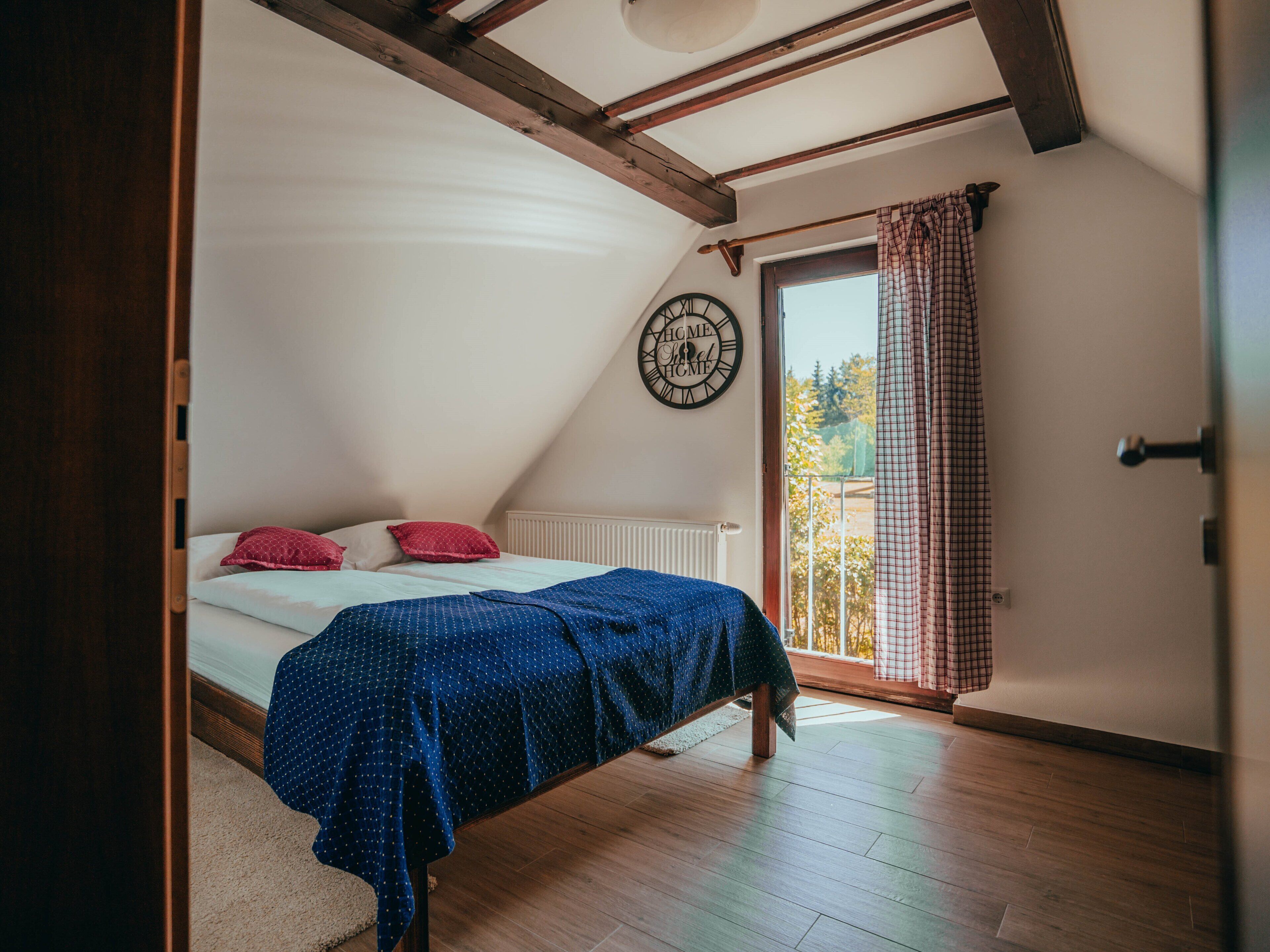 Junior Suite | In-room safe, individually decorated, individually furnished, desk