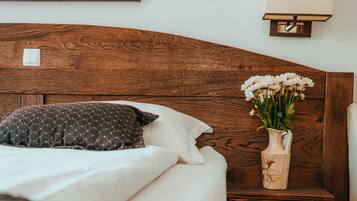 Phòng đôi Deluxe | Két bảo mật tại phòng, trang trí khác biệt