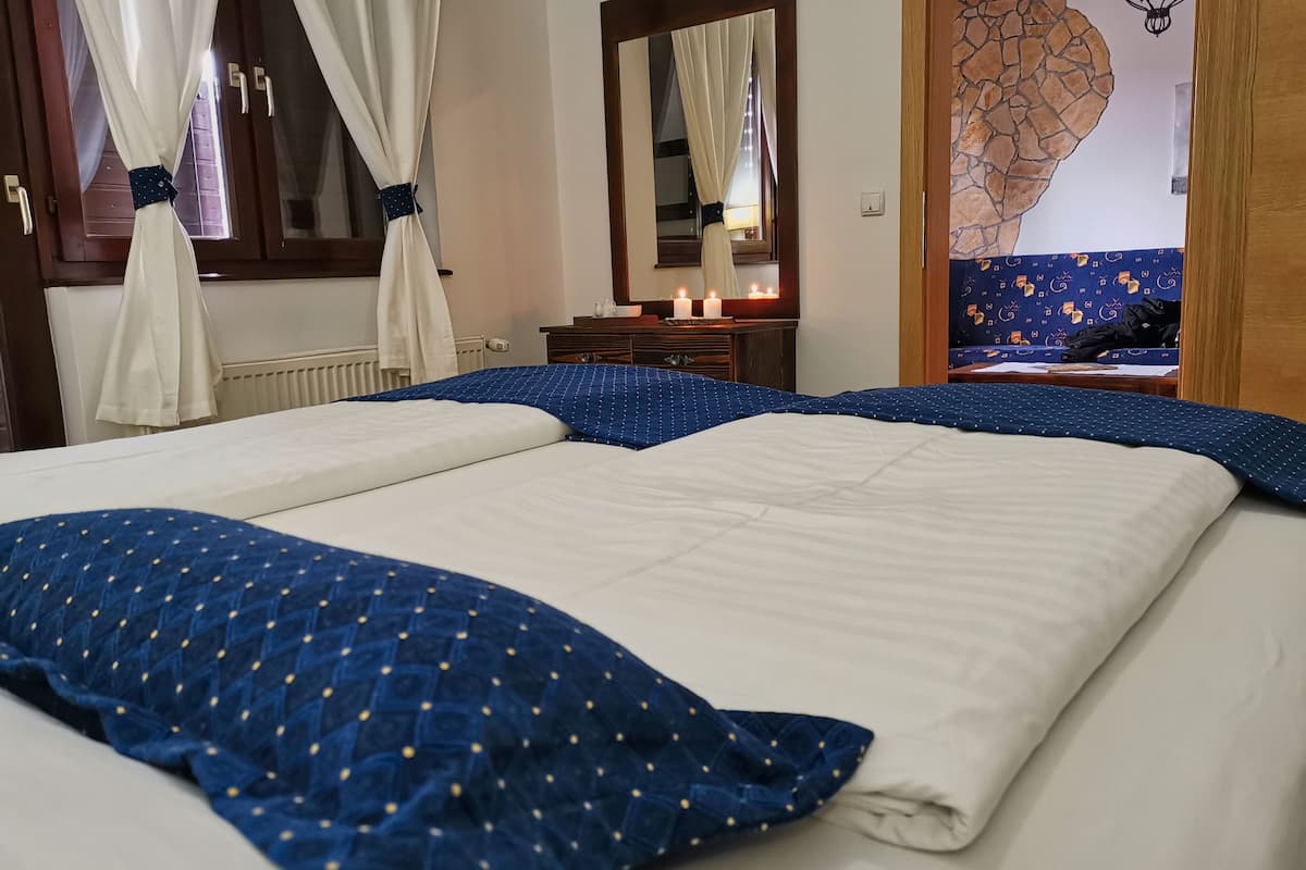 1 bedroom, in-room safe, individually decorated, individually furnished