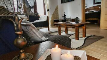 Appartement Familial | Coin séjour | Télévision à écran plat de 90 cm avec chaßnes par satellite, télévision