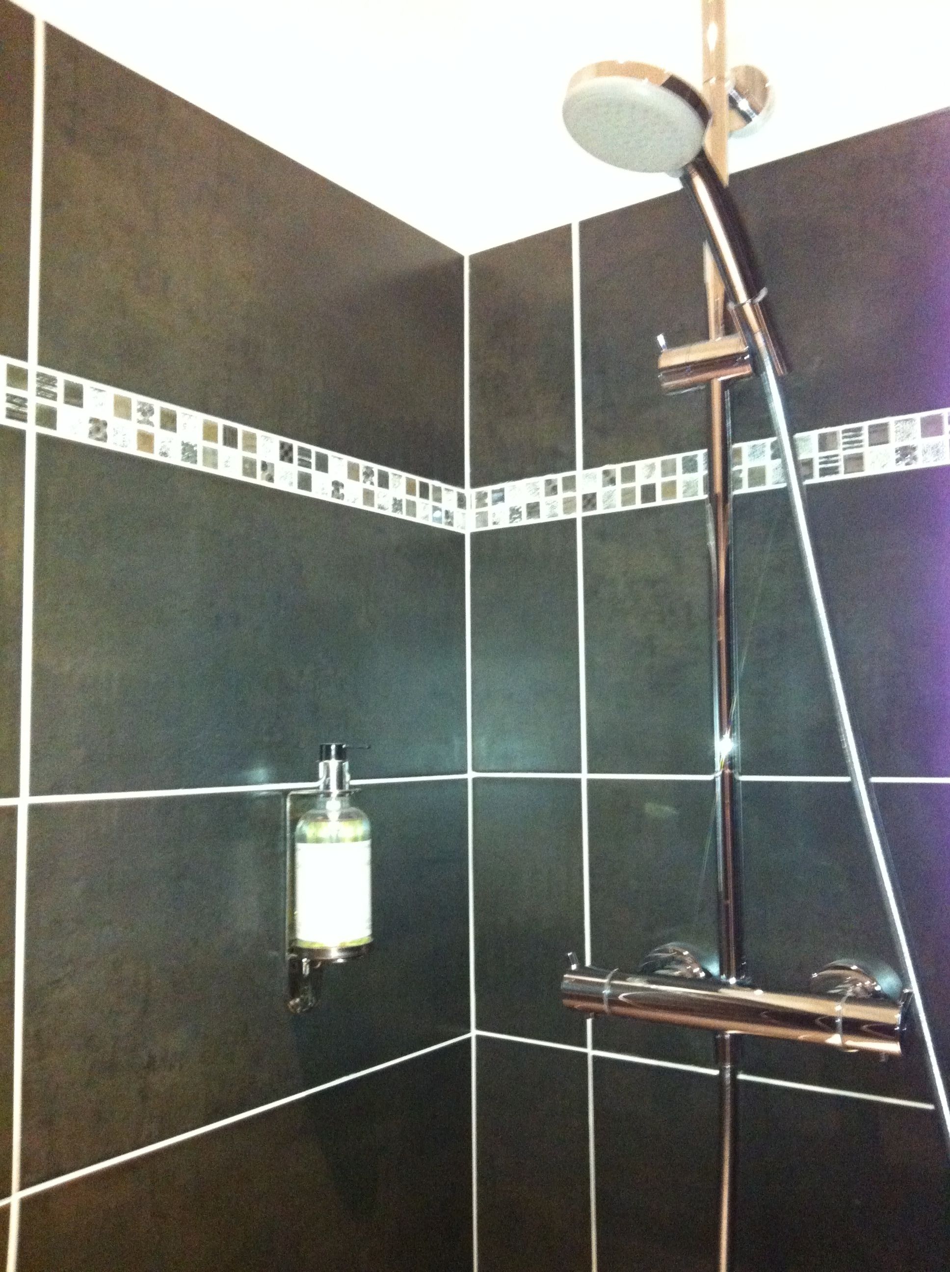 Badkamer met douche