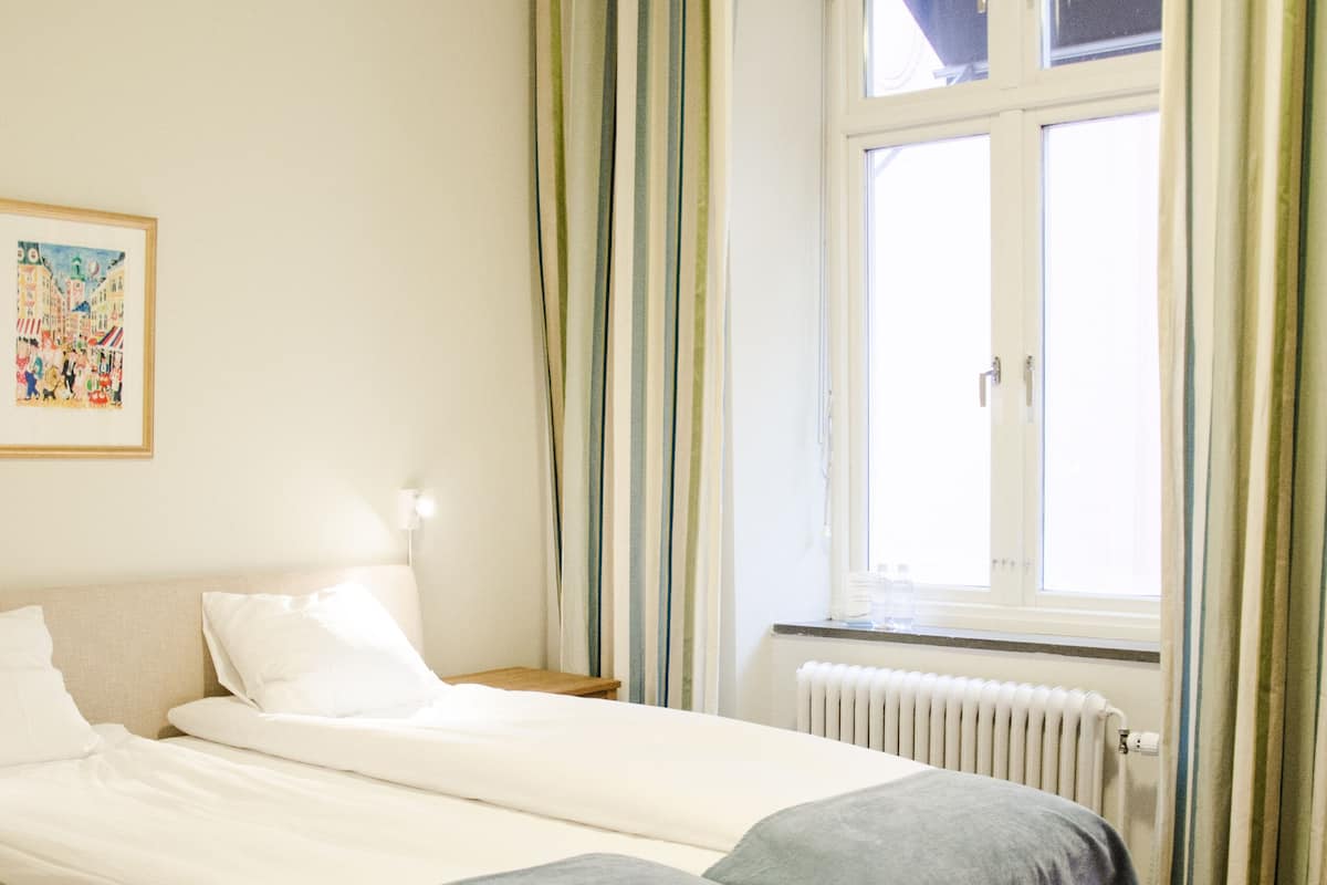 Quarto duplo | Cofres nos quartos, escrivaninha, berços (sobretaxa), Wi-Fi de cortesia