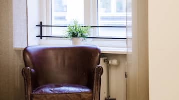 Superior dubbelrum | Värdeförvaringsskåp på rummet, skrivbord, barnsängar och gratis wi-fi