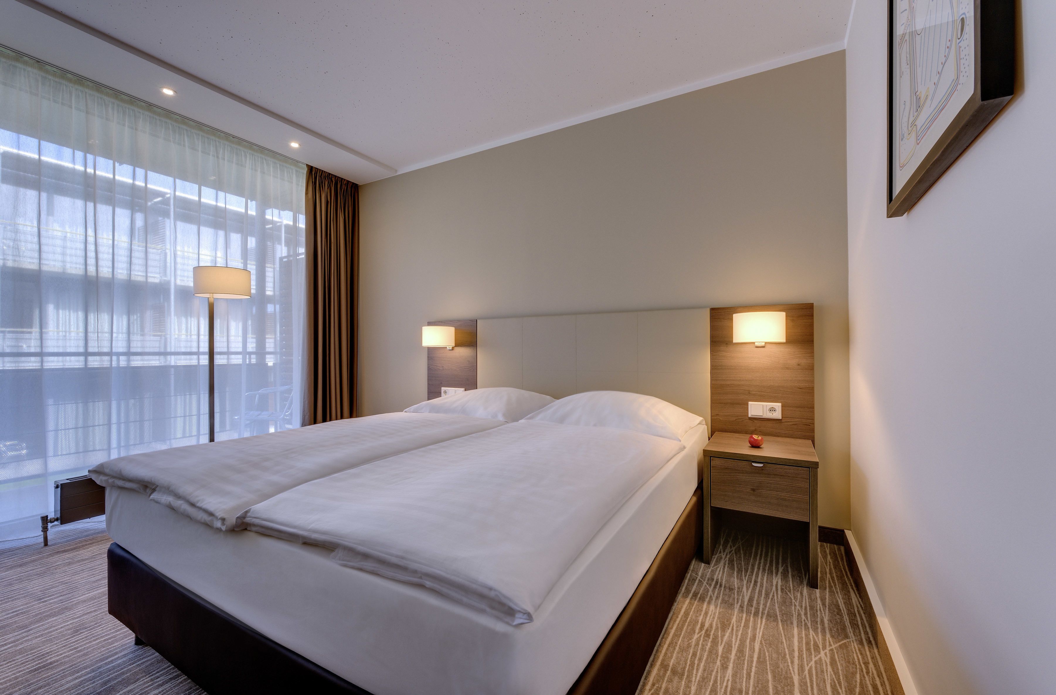 comfort single room | in-room safe, desk, blackout curtains, iron/ironing board