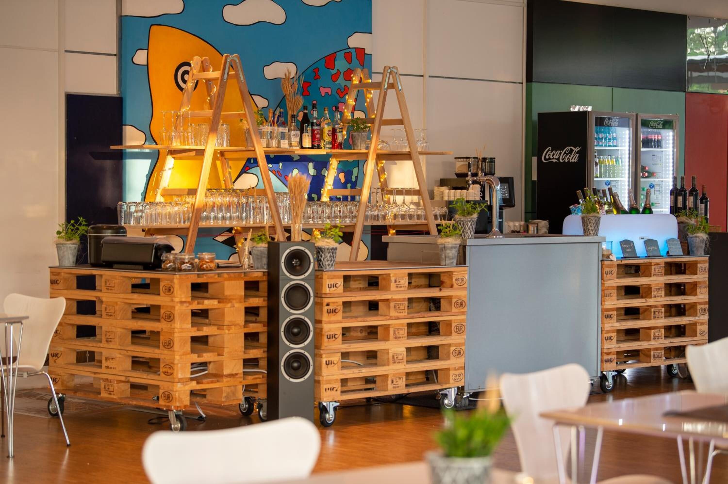 breakfast, lunch, dinner served; regional cuisine