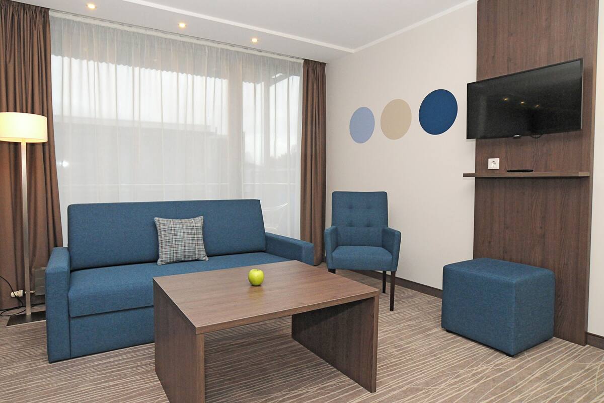 Junior Suite | In-room safe, desk, blackout drapes, iron/ironing board (on request)