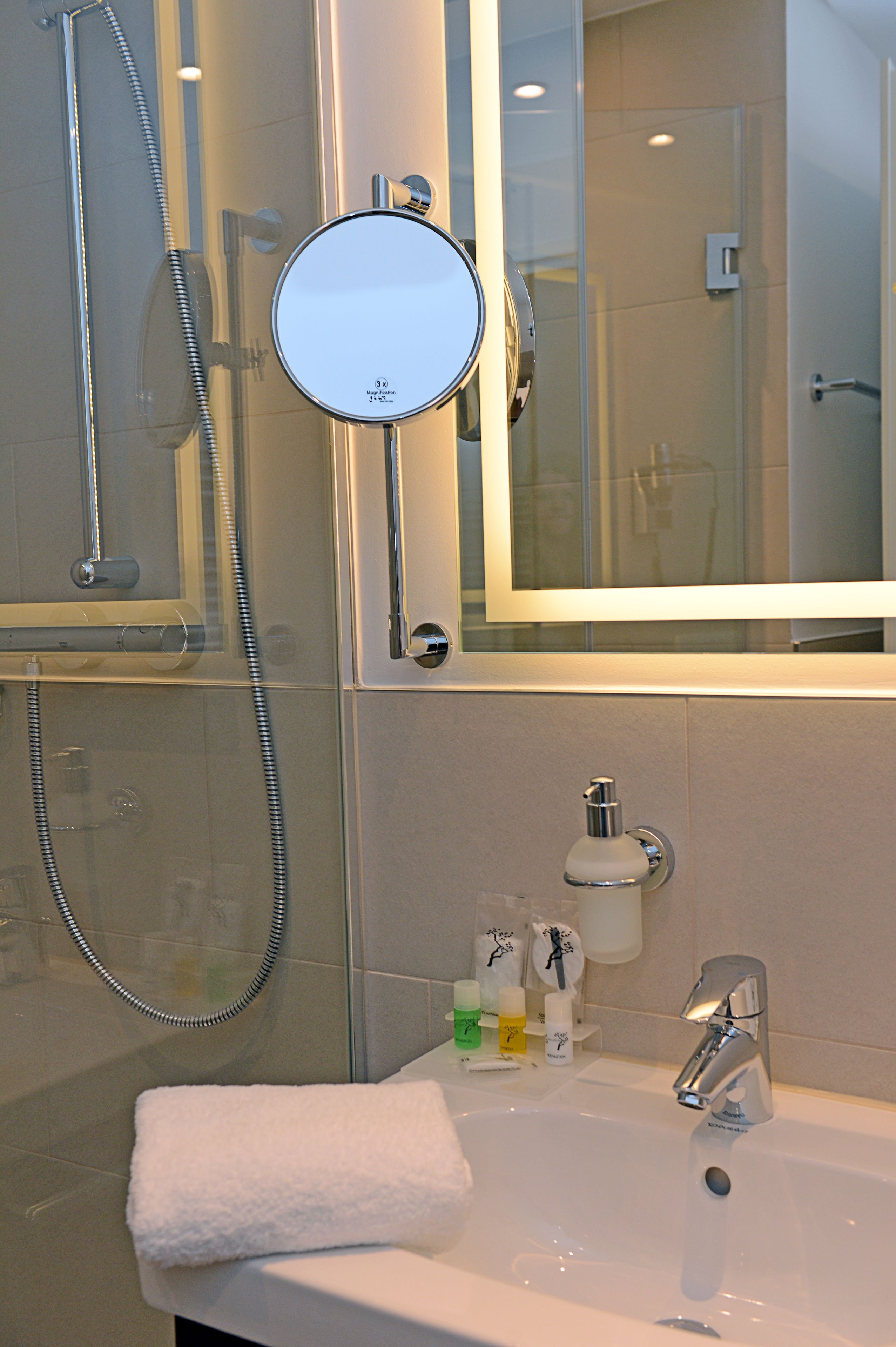 junior suite | bathroom sink