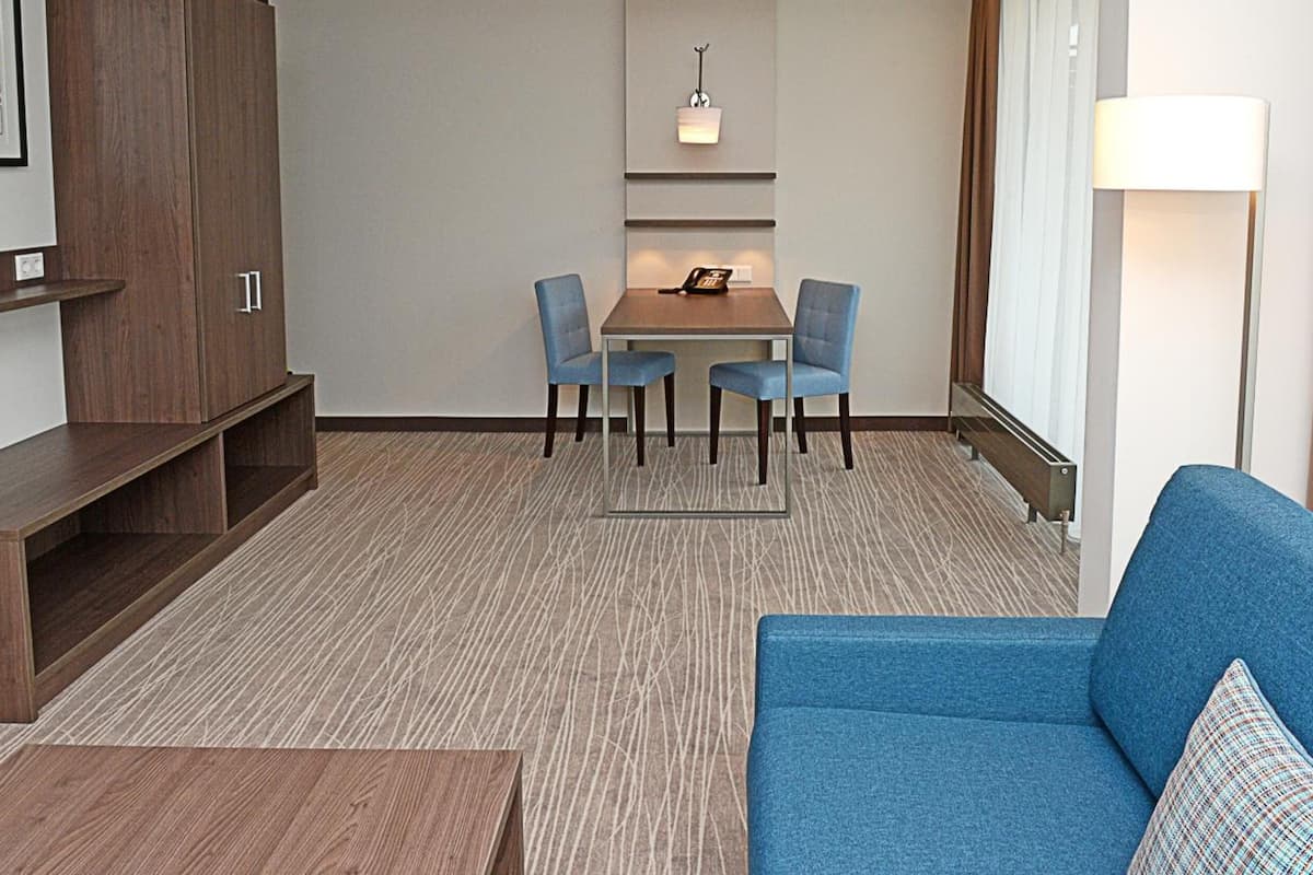 43-inch tv with satellite channels, ping pong, books