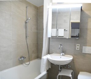 Apartment | Bathroom | Hair dryer, towels, soap, toilet paper