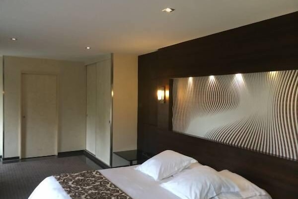 Suite | Free WiFi