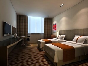 In-room safe, desk, soundproofing, cribs/infant beds - Holiday Inn Express Yangzhou City Center by IHG (Yangzhou)