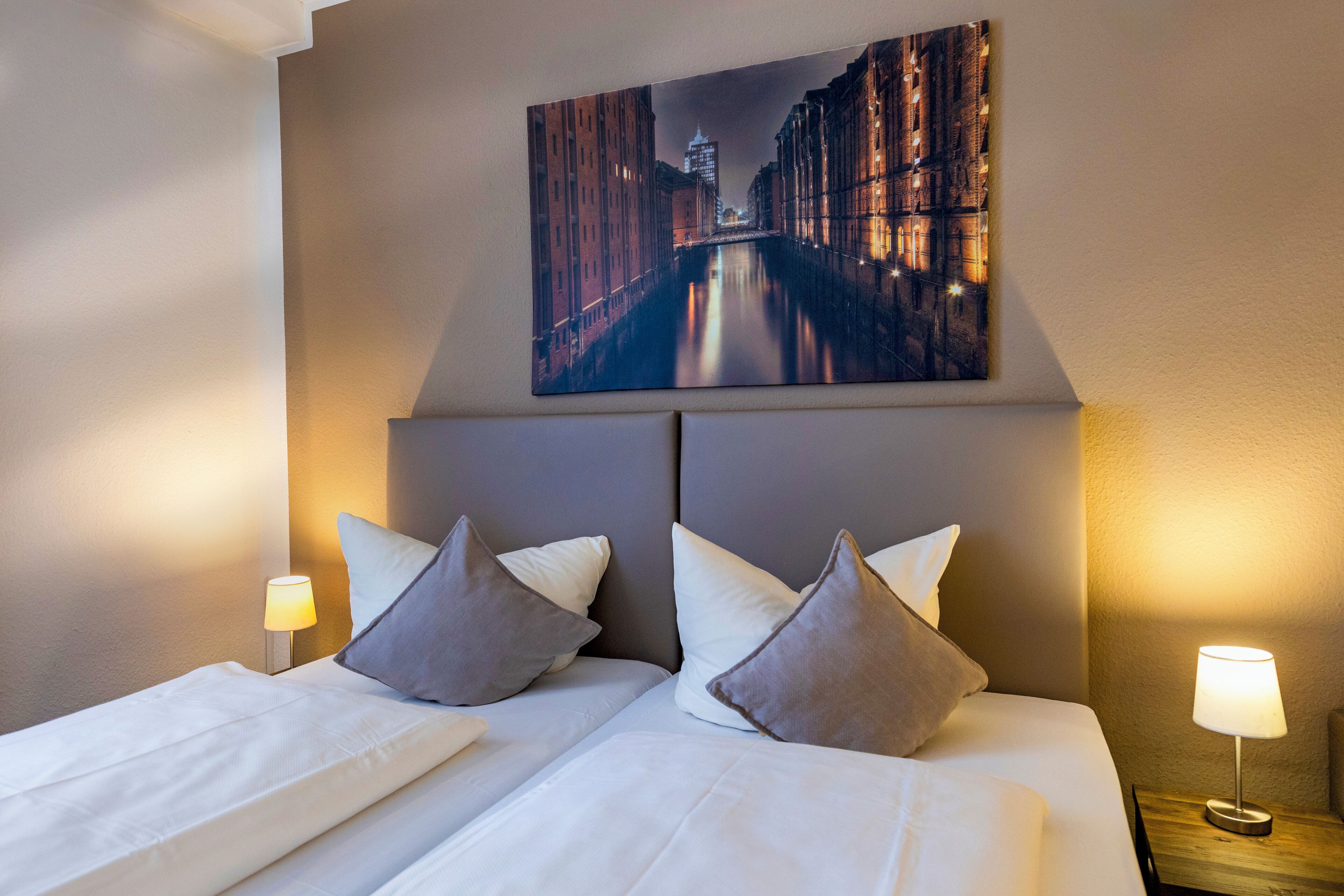 Photo - Auto-Parkhotel Hamburg St Pauli