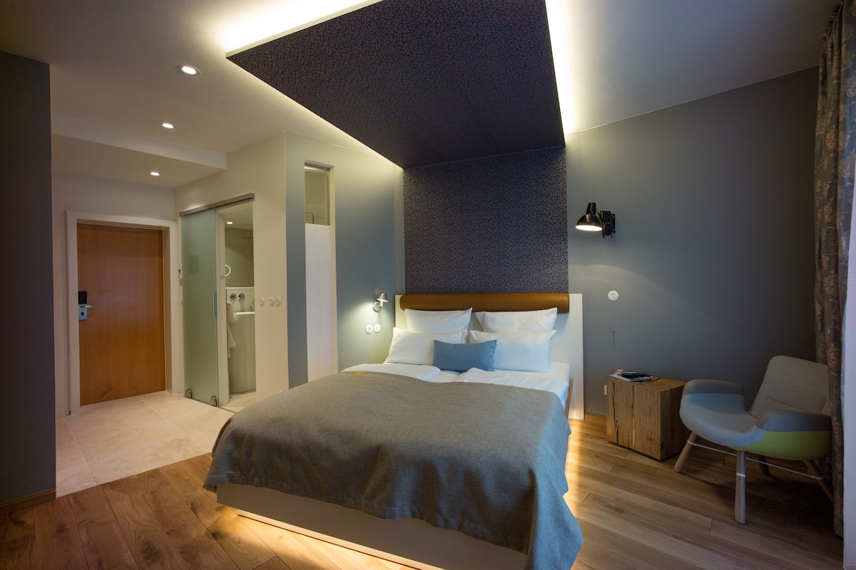 1 bedroom, premium bedding, pillow-top beds, in-room safe