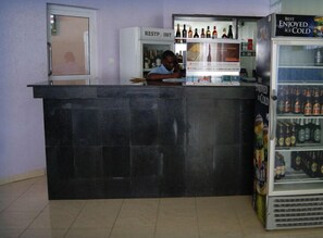 Bar (trong khuôn viên)
