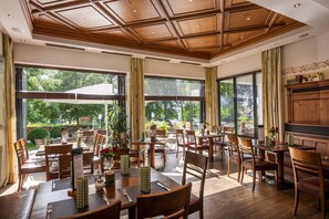 Serveert diner, regionale gerechten