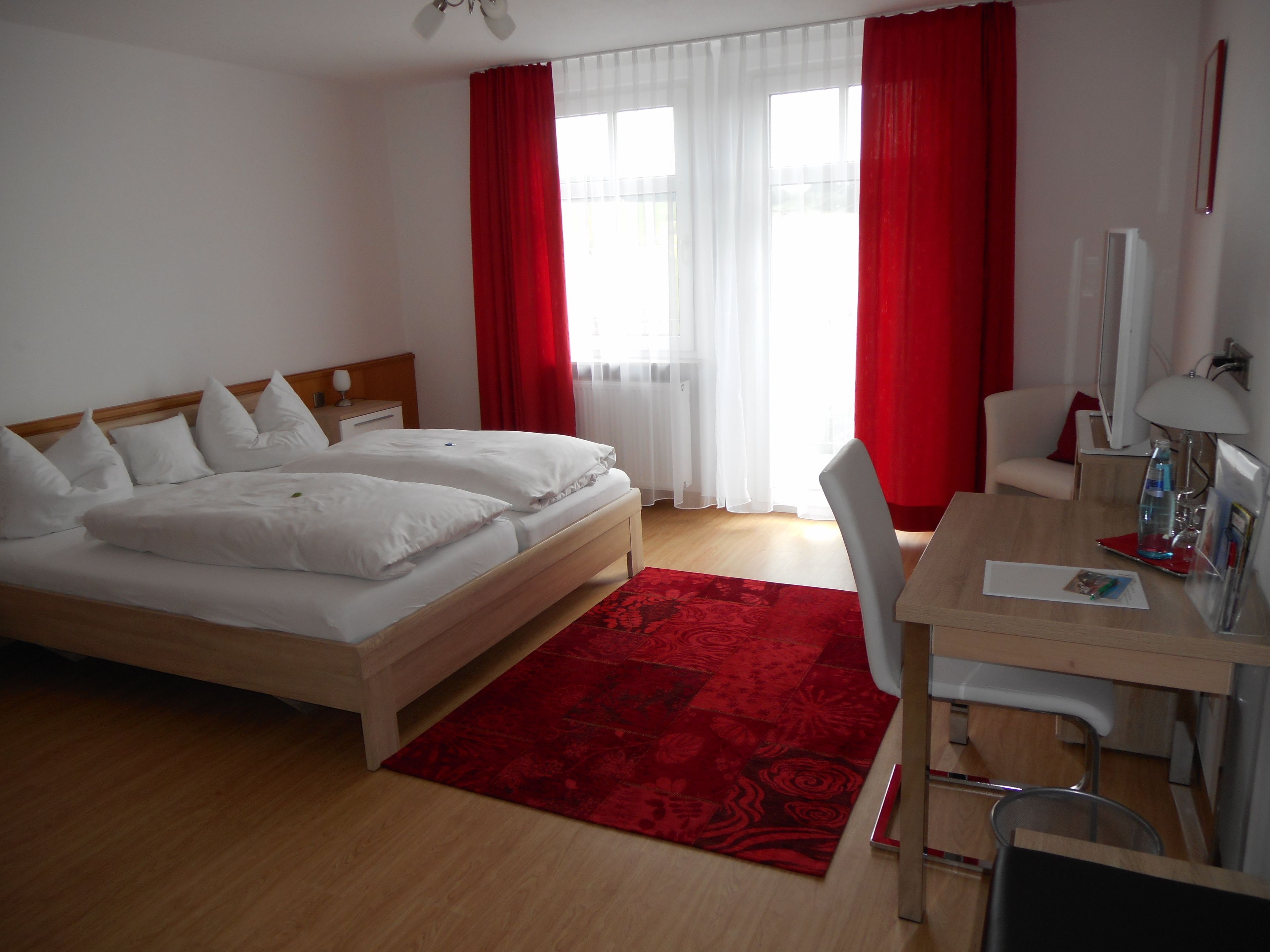 classic double room, annex building | in-room safe, desk, free wifi, bed sheets