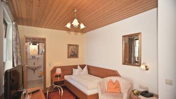 Habitación individual Confort | Caja de seguridad en la habitación, escritorio y wifi gratis