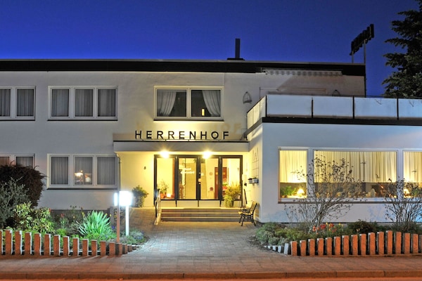 Façade de l’hébergement - soirée/nuit