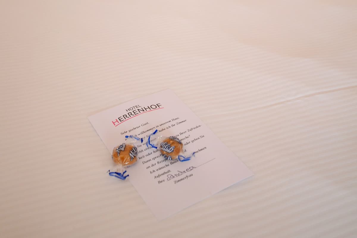 Single Room | Desk, laptop workspace, WiFi (free), bed sheets