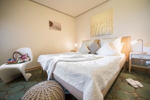 Caja de seguridad en la habitación y escritorio 