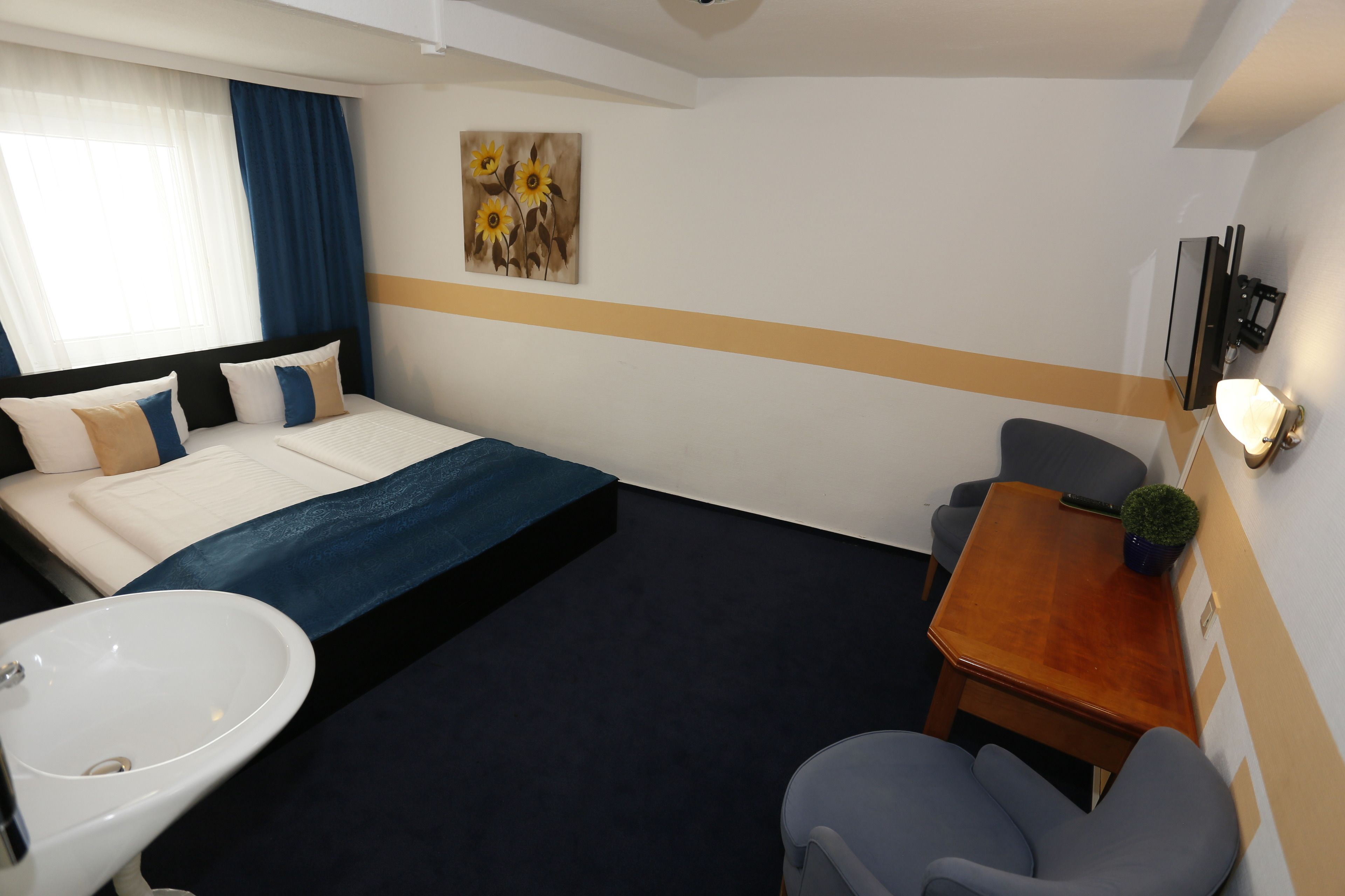 Photo - Hotel Condor