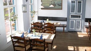 Lunsj og middag serveres, regionale retter