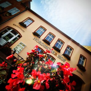 Front of property - Hotel Nordischer Hof (Krakow am See)