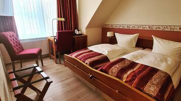 Zweibettzimmer | Badezimmer | Dusche, Haartrockner, Handtücher