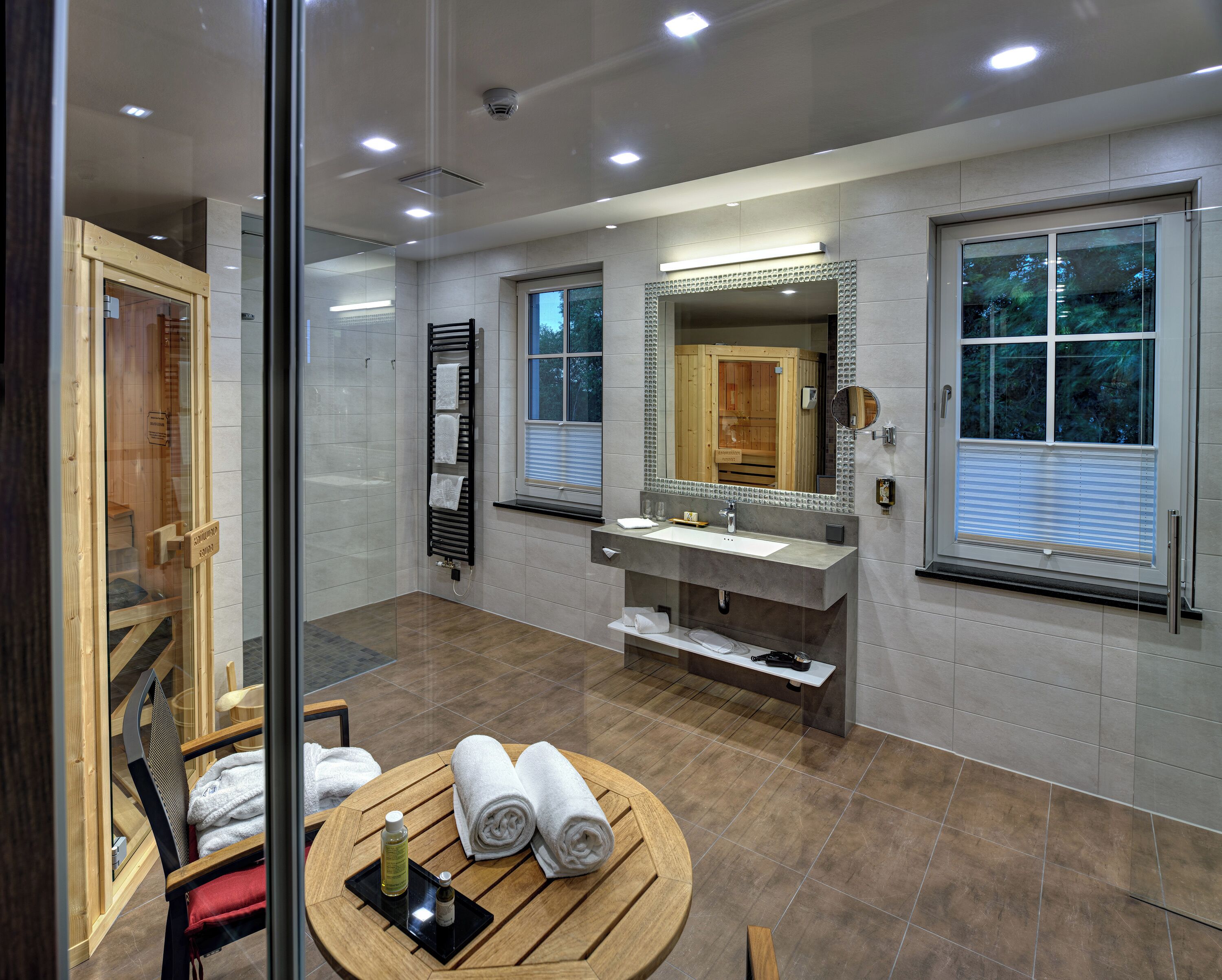 junior suite | minibar, in-room safe, desk, free cots/infant beds