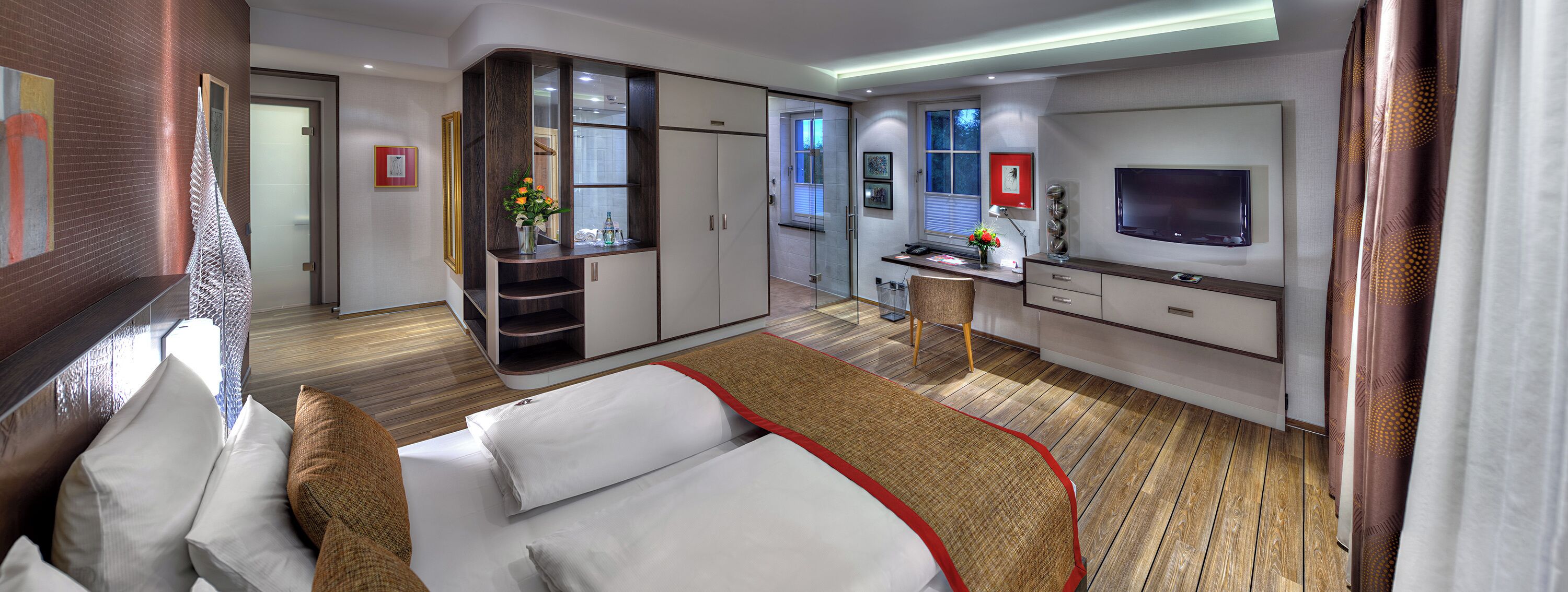 junior suite | minibar, in-room safe, desk, free cots/infant beds