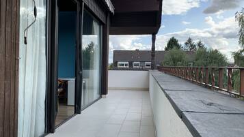 Basic-Apartment | Schreibtisch, schallisolierte Zimmer, kostenloses WLAN