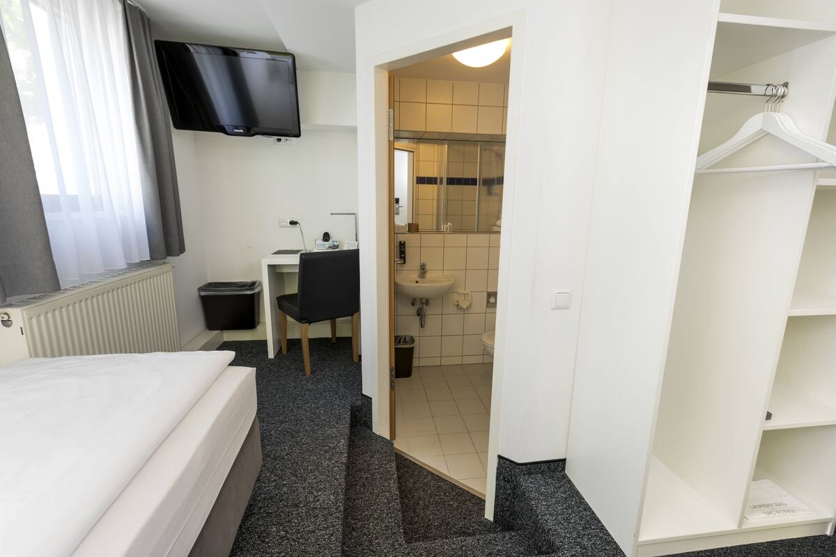 Single Room | Khu phòng khách | TV màn hình phẳng 32-inch có truyền hình cáp, TV 
