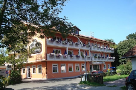 Fachada de la propiedad. Hotel Gasthof Seefelder Hof