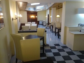Desayuno buffet incluido todos los días 