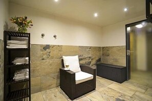 Shower, free toiletries, hair dryer