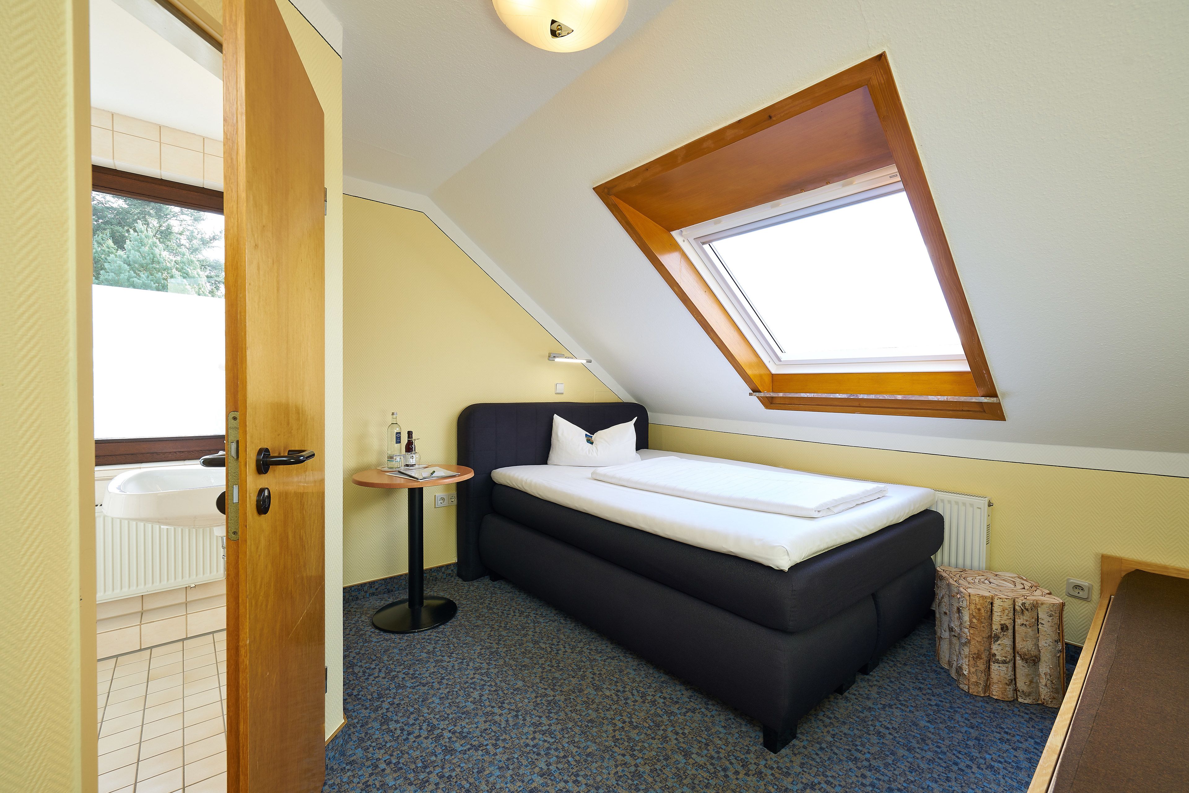 single room | premium bedding, in-room safe, individually decorated