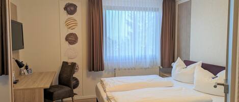 Quarto casal, 1 quarto, vista para o jardim | Roupas de cama premium, cofres nos quartos, individualmente decorados