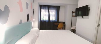 Hostal Carmen by gaiarooms 