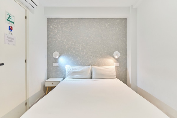 Economy Room | Premium bedding, down comforters, free WiFi, bed sheets