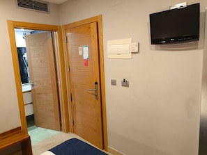 In-room safe, desk, soundproofing, rollaway beds