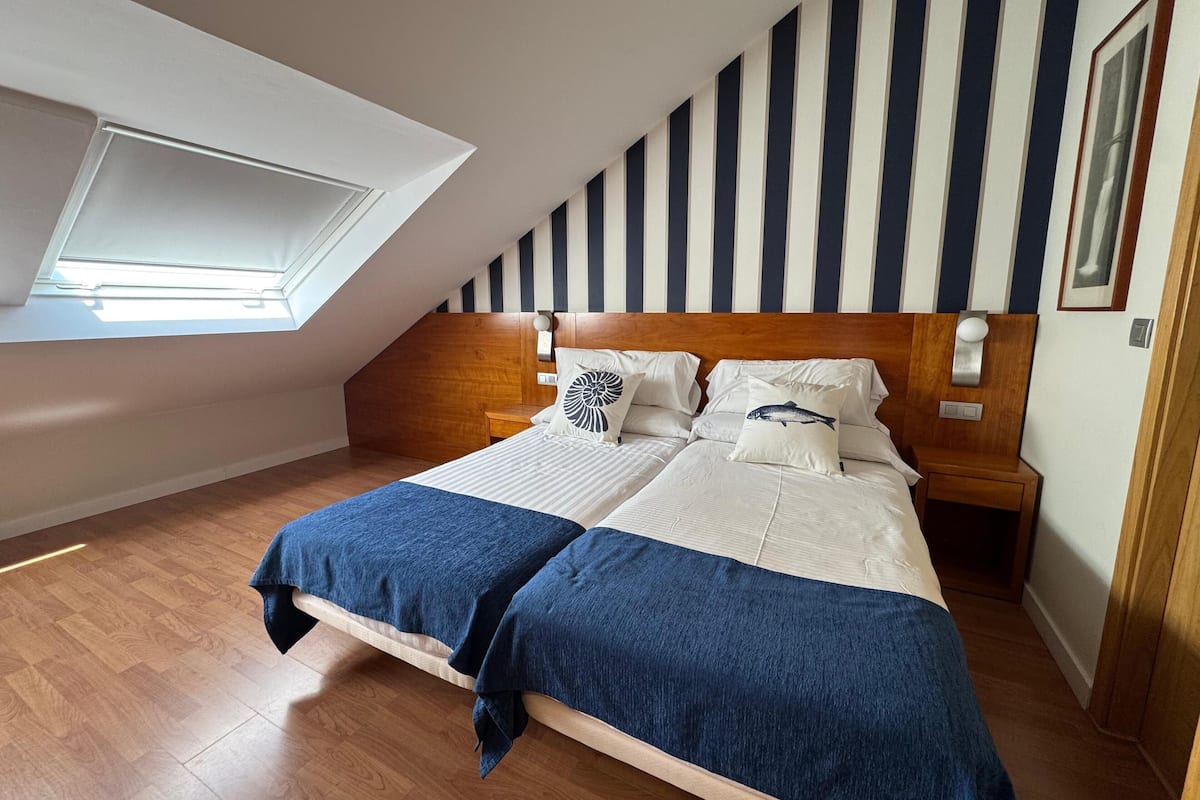 Double or Twin Room | In-room safe, desk, soundproofing, rollaway beds