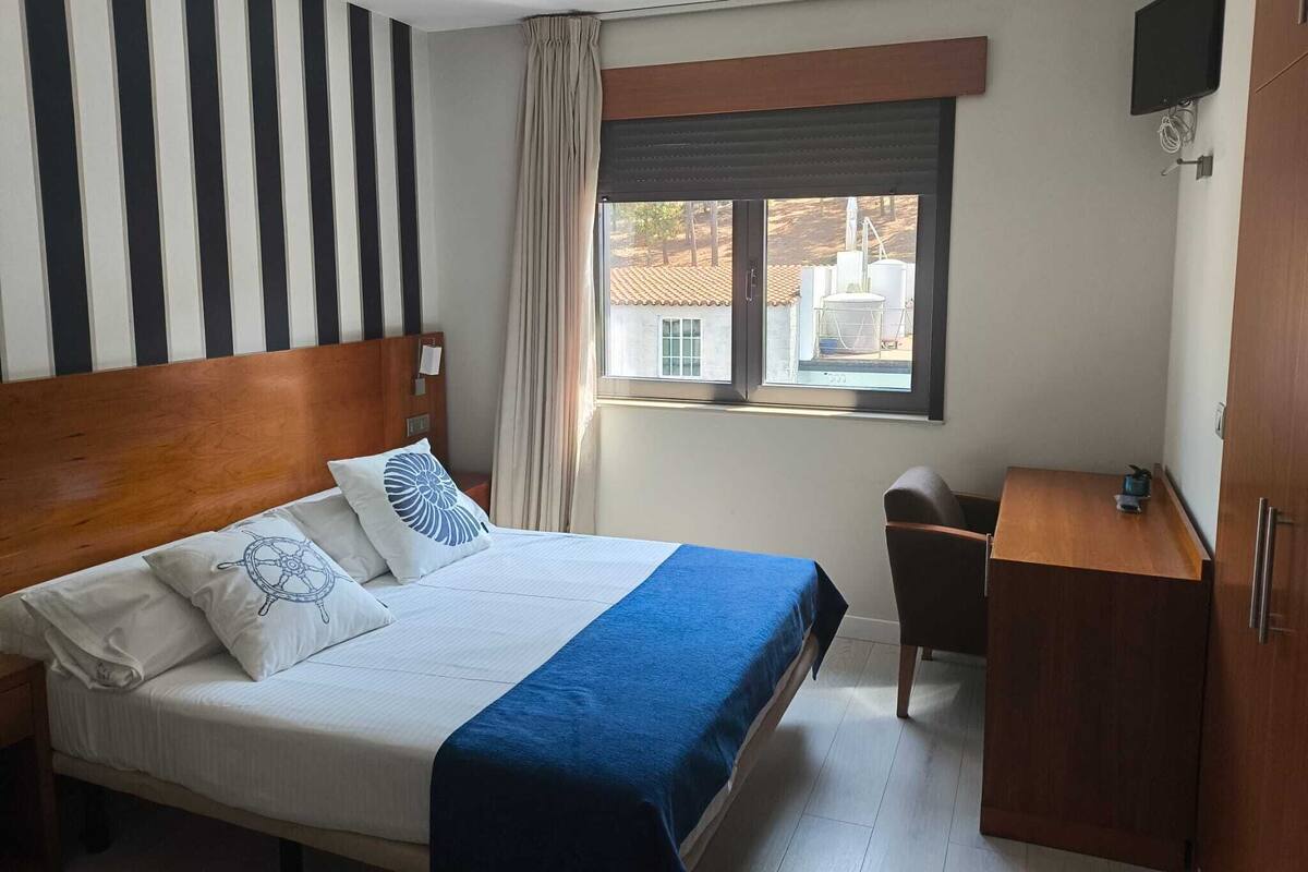 In-room safe, desk, soundproofing, rollaway beds