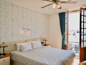 Comfort Double or Twin Room, Balcony, Garden View | Minibar, in-room safe, individually decorated, individually furnished - Hotel Liberty Sitges (Sitges)