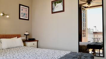 Comfort kamer, 1 twee- of 2 eenpersoonsbedden, balkon, uitzicht op tuin | Een minibar, een kluis op de kamer, individueel gedecoreerd
